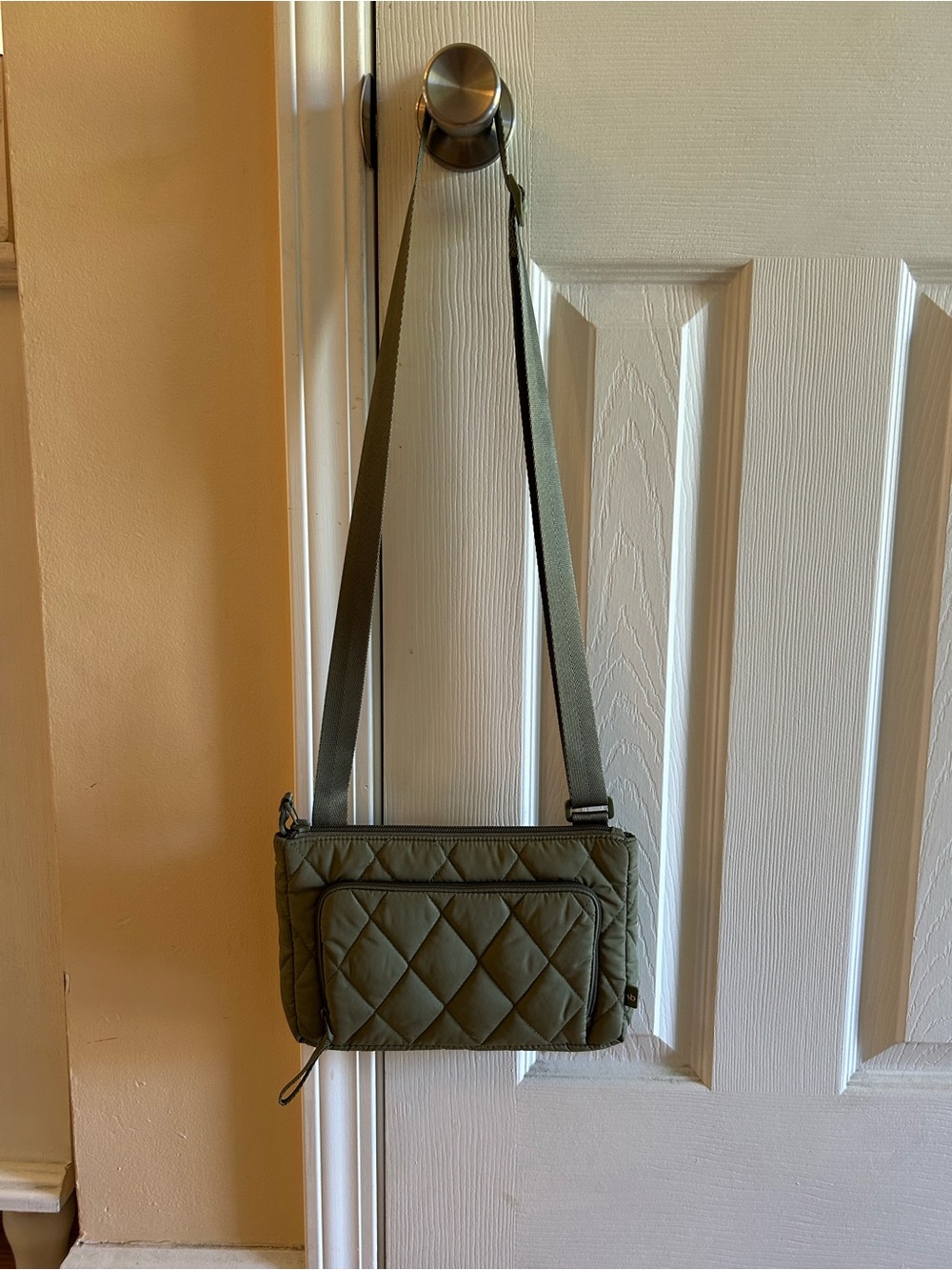 Vera Bradley Little Hipster in Ultralight fabrication, color Deep Lichen Green